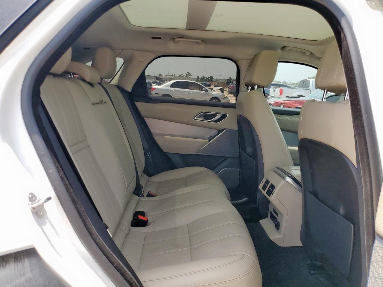 2018 Land Rover Range Rover Velar R-Dynamic Se VIN: SALYL2RX0JA743302 Lot: 63206095