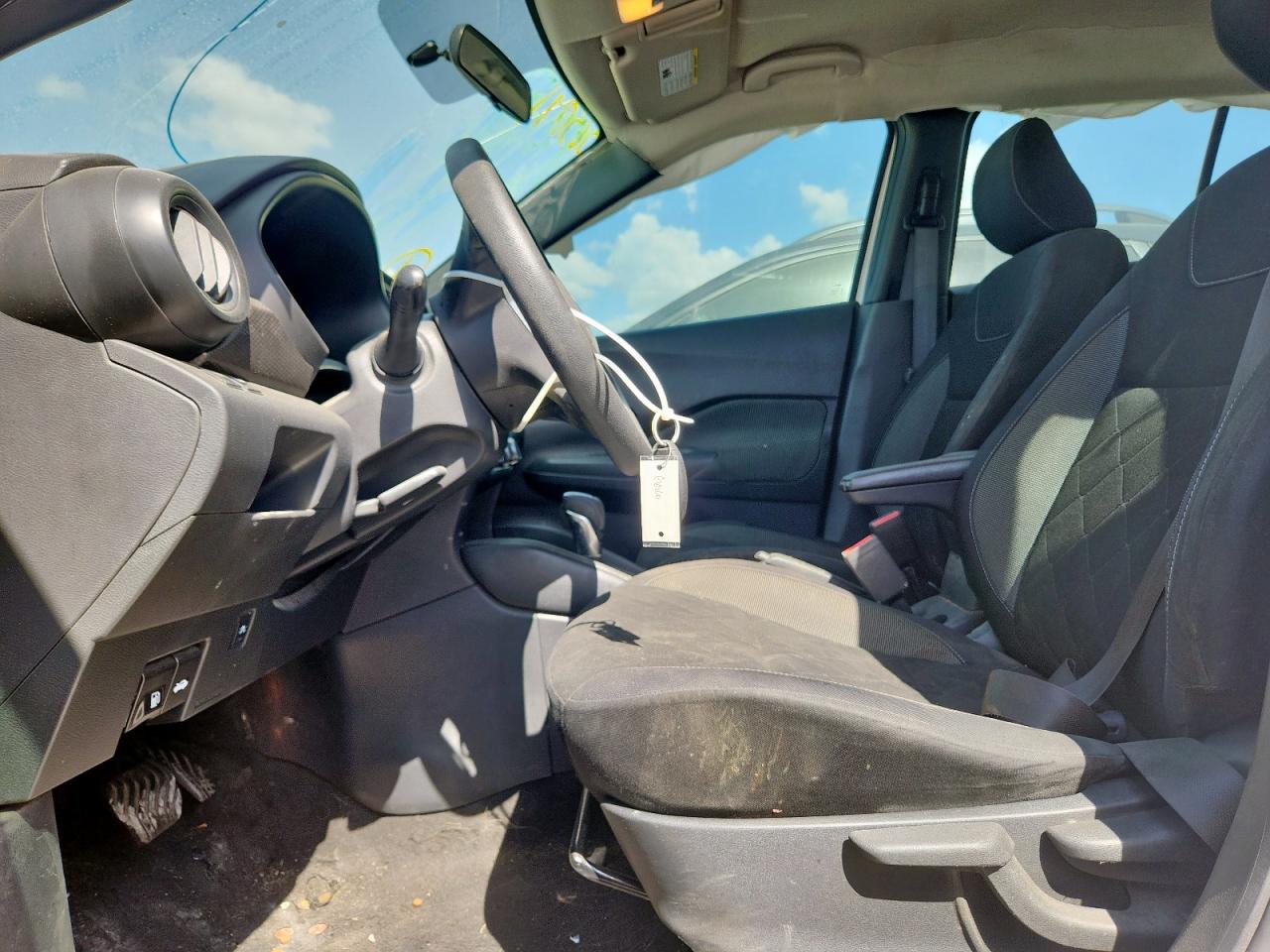 3N1CP5CU2KL565041 2019 Nissan Kicks S