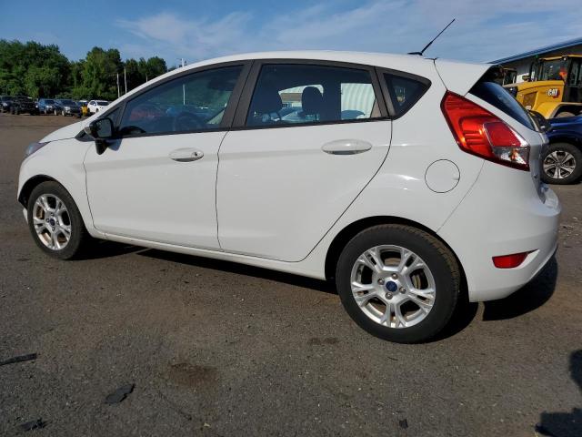 Хэтчбеки FORD FIESTA 2016 Белы