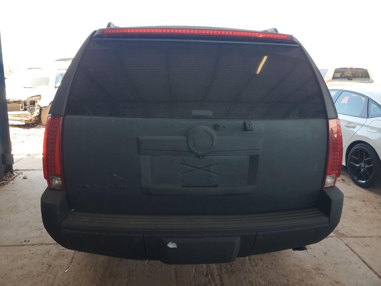 2007 Cadillac Escalade Esv VIN: 1GYFK668X7R331169 Lot: 67061565