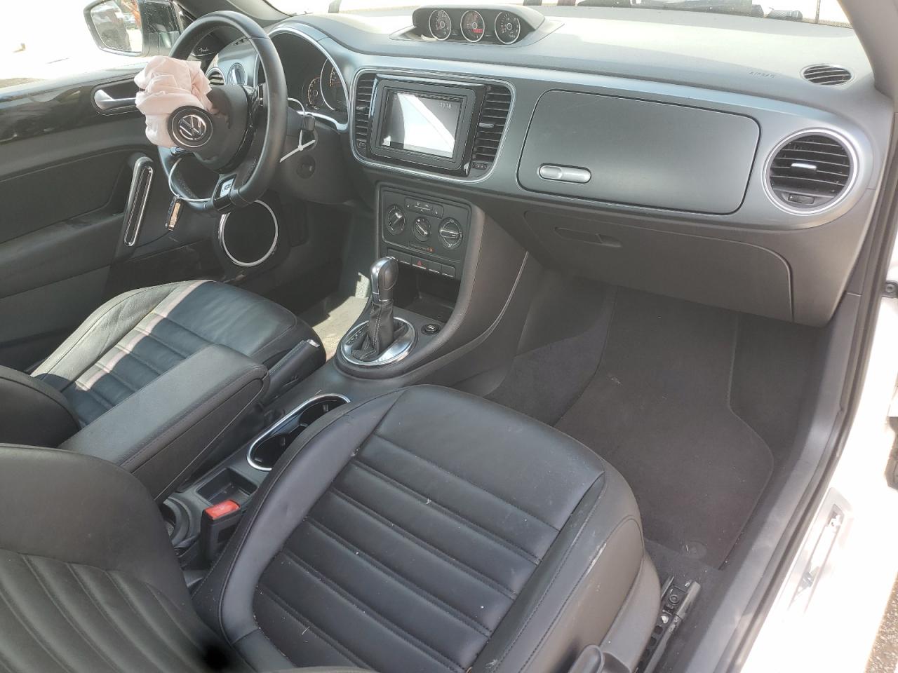2013 Volkswagen Beetle Turbo VIN: 3VWVT7AT9DM687025 Lot: 64017065