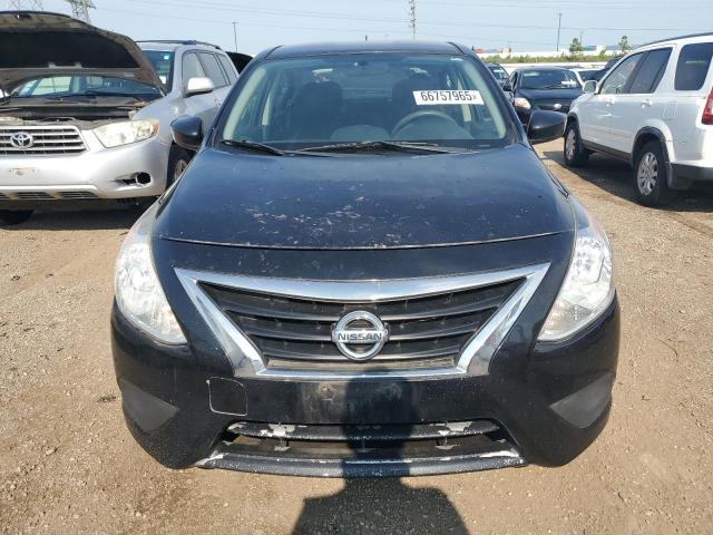 Sedans NISSAN VERSA 2016 Czarny