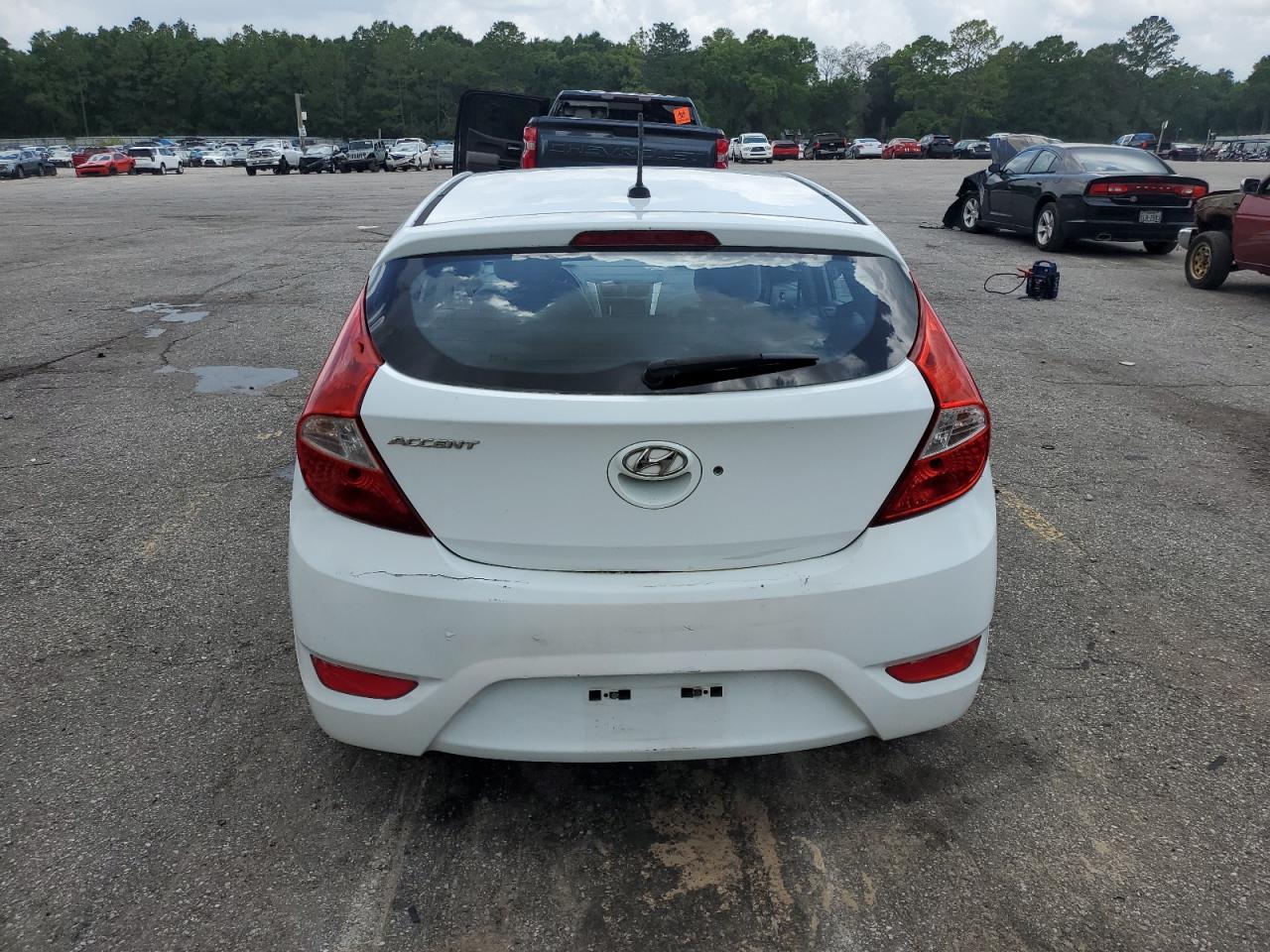 2014 Hyundai Accent Gls VIN: KMHCT5AE2EU172893 Lot: 62695235