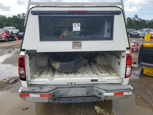 Pickups NISSAN FRONTIER 2016 Biały