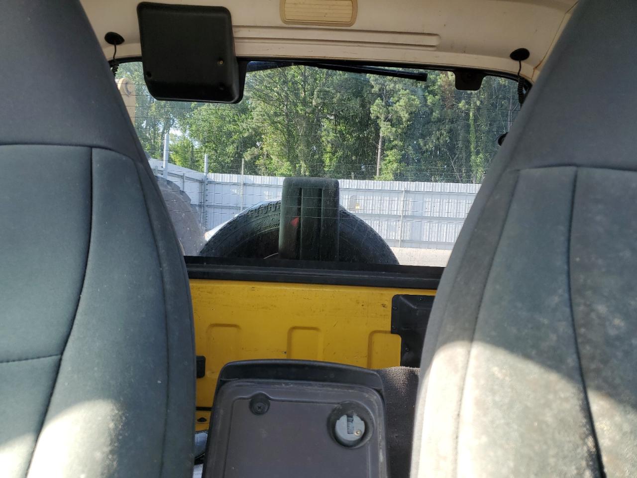 2000 Jeep Wrangler / Tj Sport VIN: 1J4FA49SXYP745676 Lot: 63096755