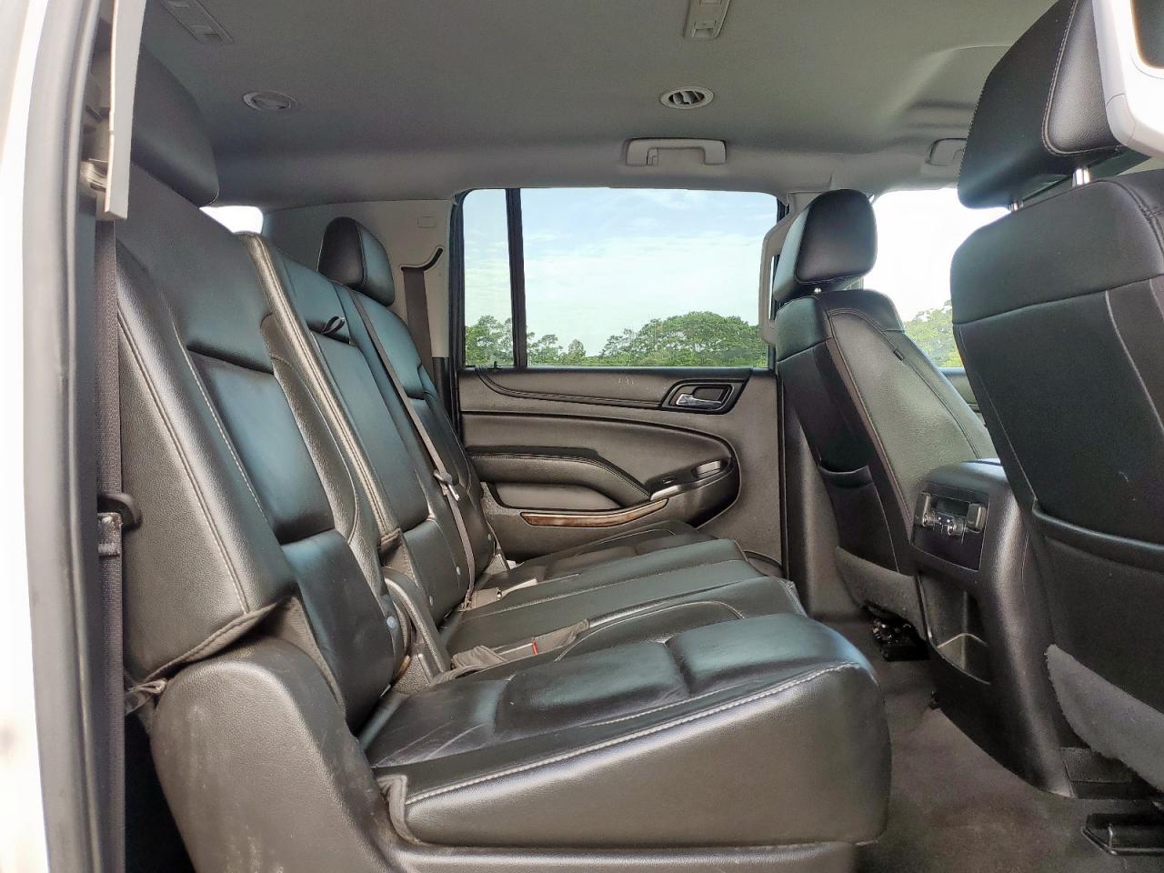 2019 Chevrolet Suburban K1500 Lt VIN: 1GNSKHKC8KR402413 Lot: 64475415