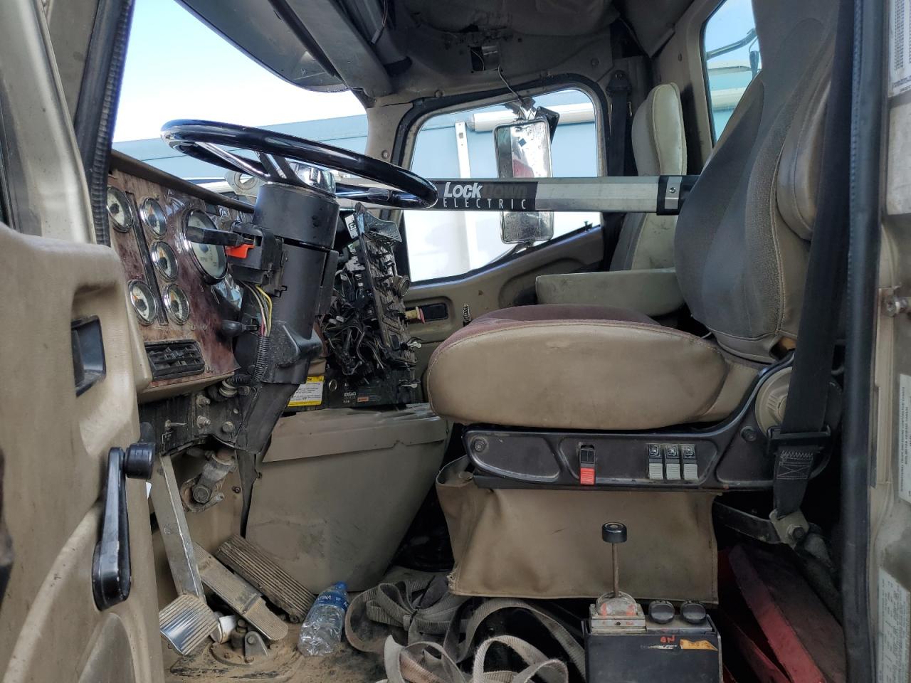 2007 International 9200 9200I VIN: 2HSCEAPR47C436241 Lot: 63557275