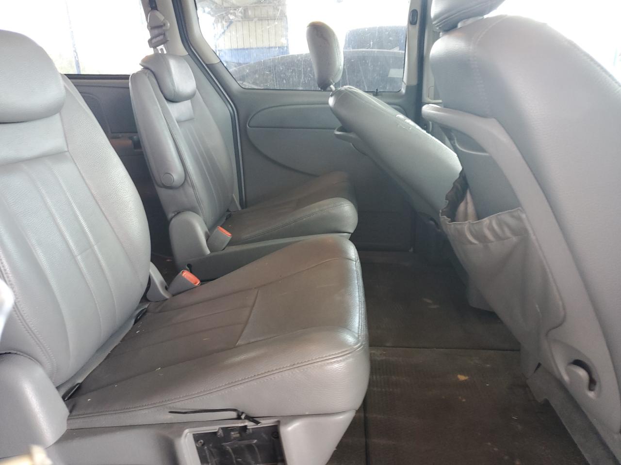 2005 Chrysler Town & Country Touring VIN: 2C8GP54L55R284507 Lot: 65032505