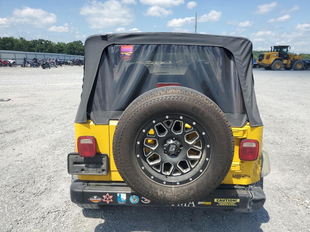 2000 Jeep Wrangler / Tj Se VIN: 1J4FA29P3YP793262 Lot: 64431875