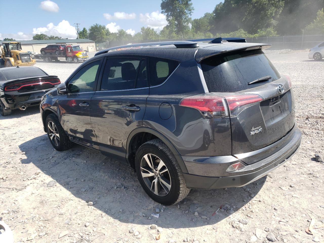 2017 Toyota Rav4 Xle VIN: JTMWFREVXHD105697 Lot: 64784815
