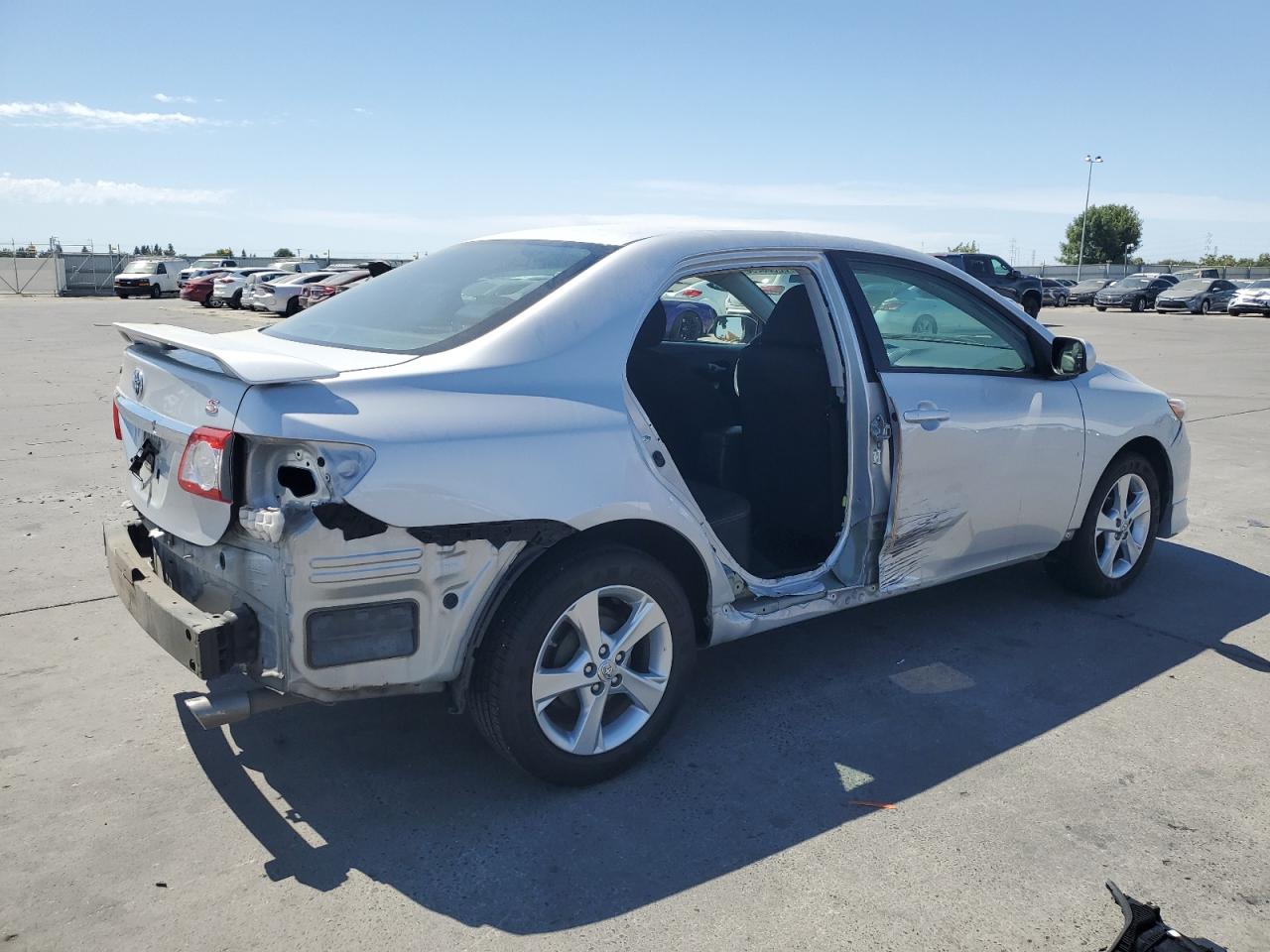 2t1bu4ee7dc985952 2T1BU4EE7DC985952 2013 Toyota Corolla Base