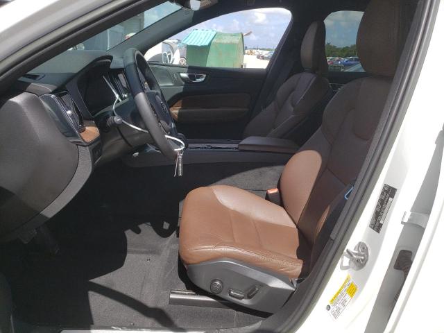  VOLVO XC60 PLUS 2023 Biały