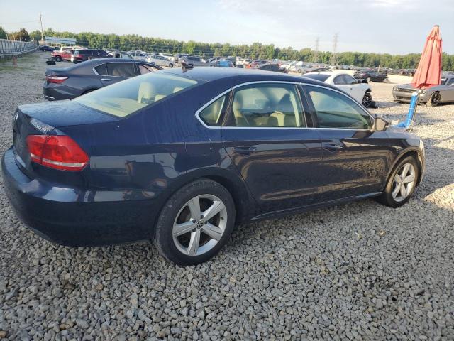 Sedans VOLKSWAGEN PASSAT 2013 Granatowy