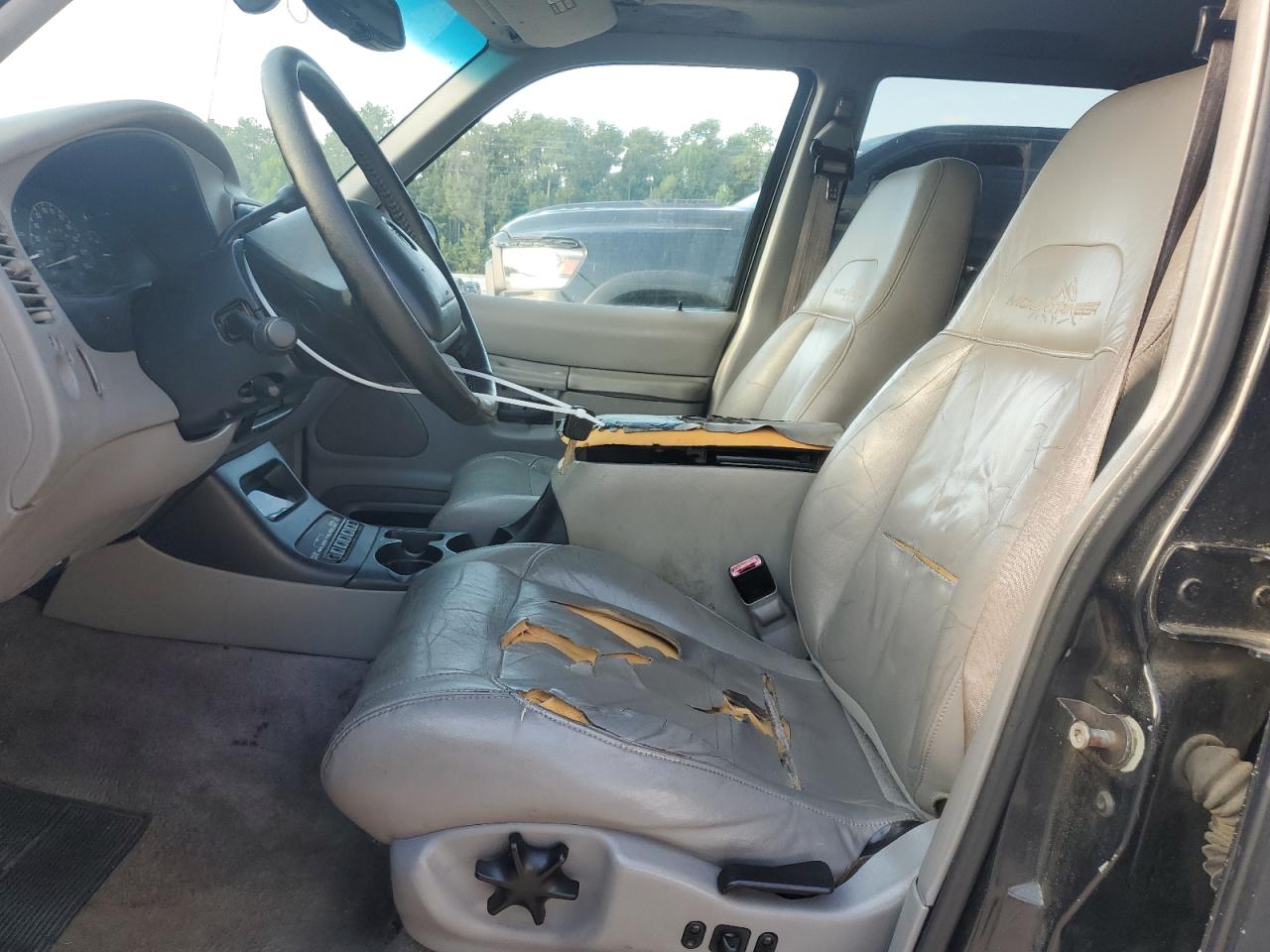 2000 Mercury Mountaineer VIN: 4M2DU86P6YUJ07271 Lot: 63973745