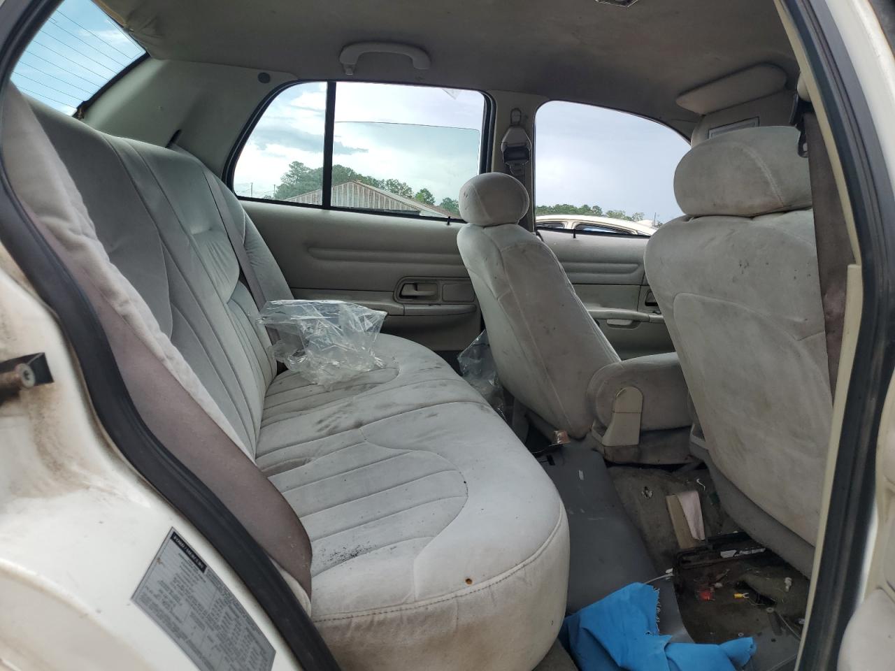 2000 Ford Crown Victoria VIN: 2FAFP73W4YX188717 Lot: 64017975
