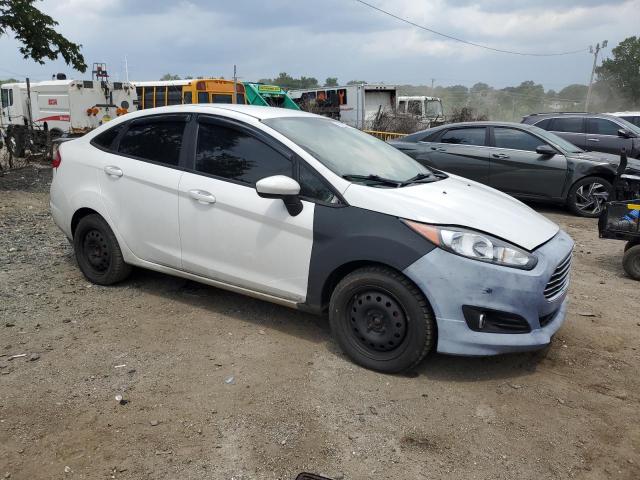  FORD FIESTA 2016 Белы