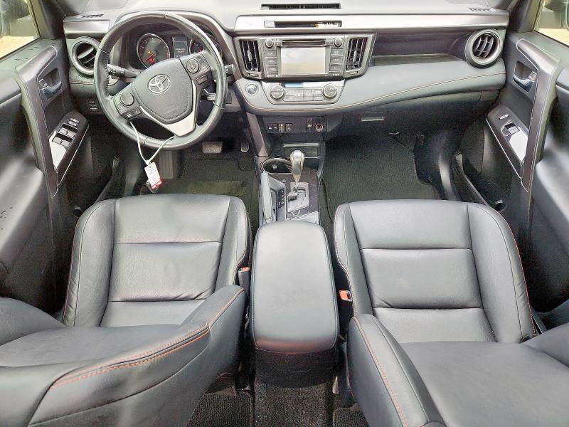  TOYOTA RAV4 2018 Серебристый