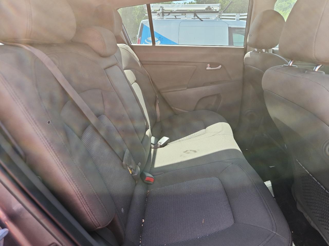kndpb3ac9g7870768 KNDPB3AC9G7870768 2016 Kia Sportage Lx