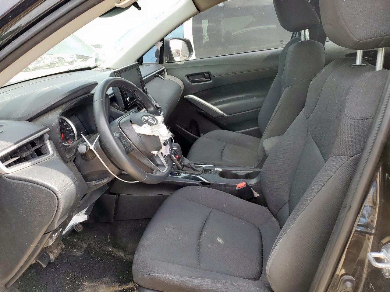 2022 Toyota Corolla Cross Le VIN: 7MUCAABG4NV024984 Lot: 62610895