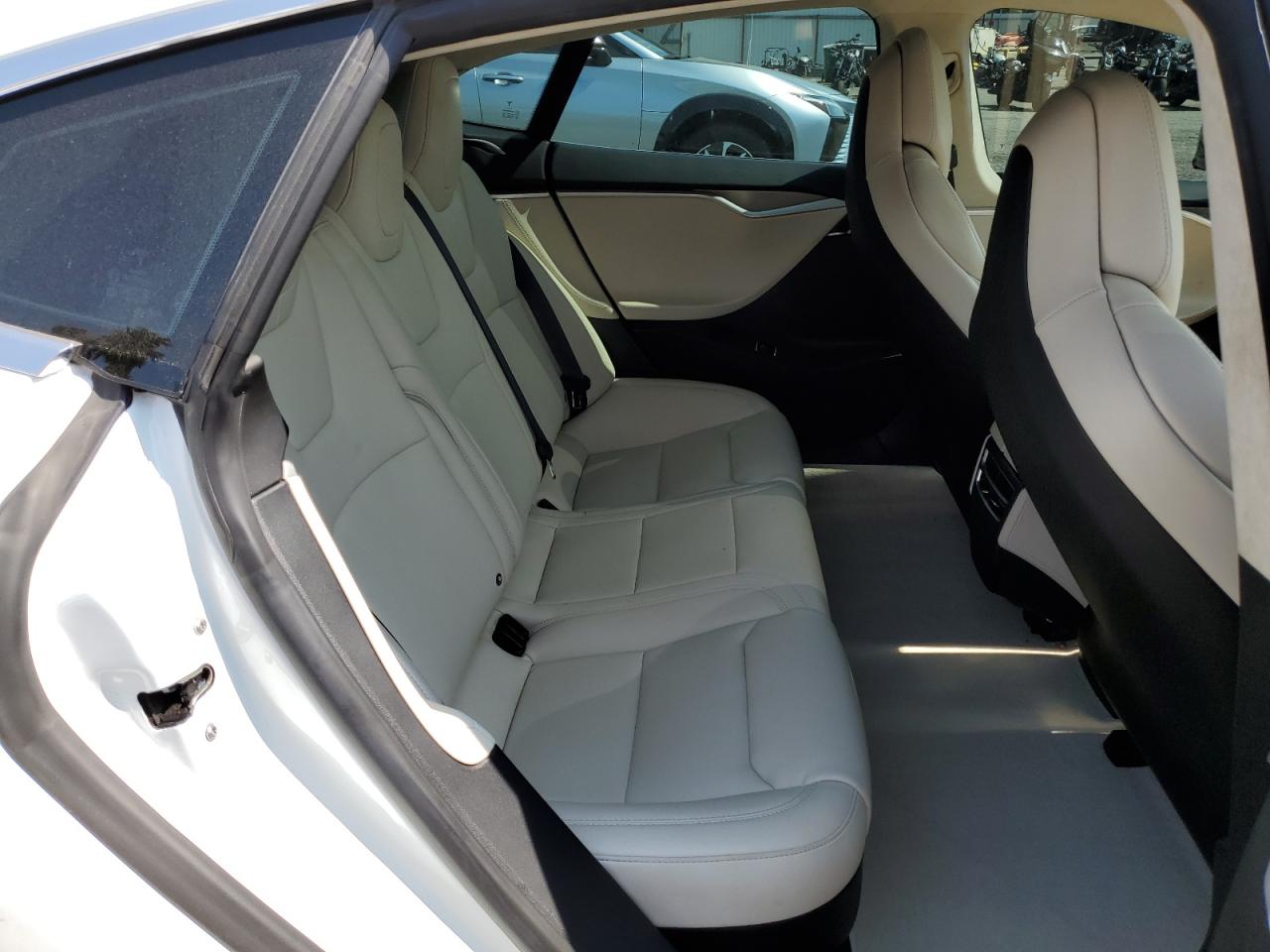 2017 Tesla Model S VIN: 5YJSA1E18HF216138 Lot: 64782545