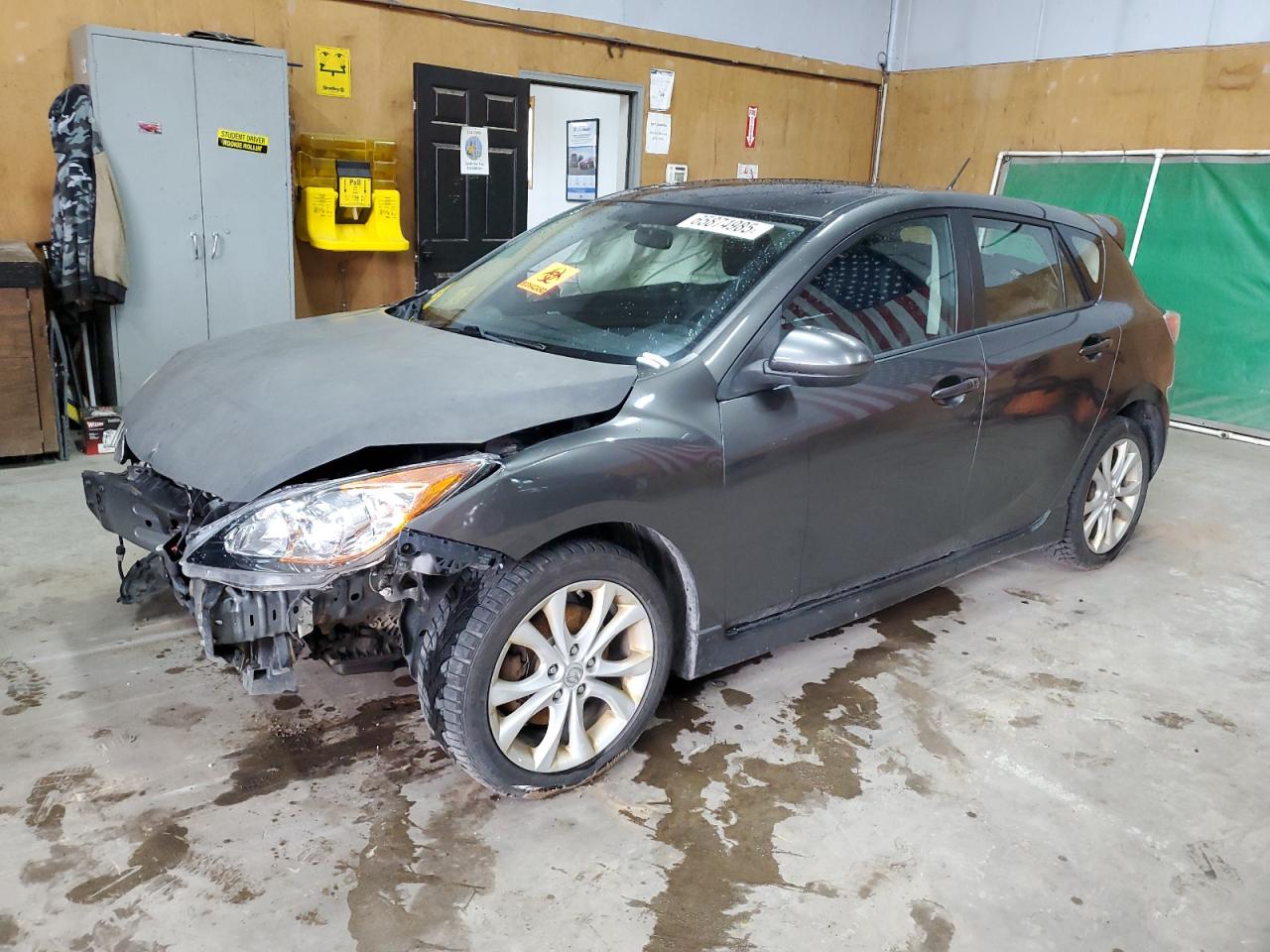 2011 Mazda 3 S VIN: JM1BL1M56B1421892 Lot: 65874985