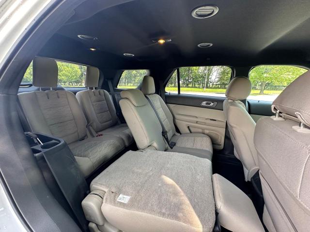 Parquets FORD EXPLORER 2014 Biały