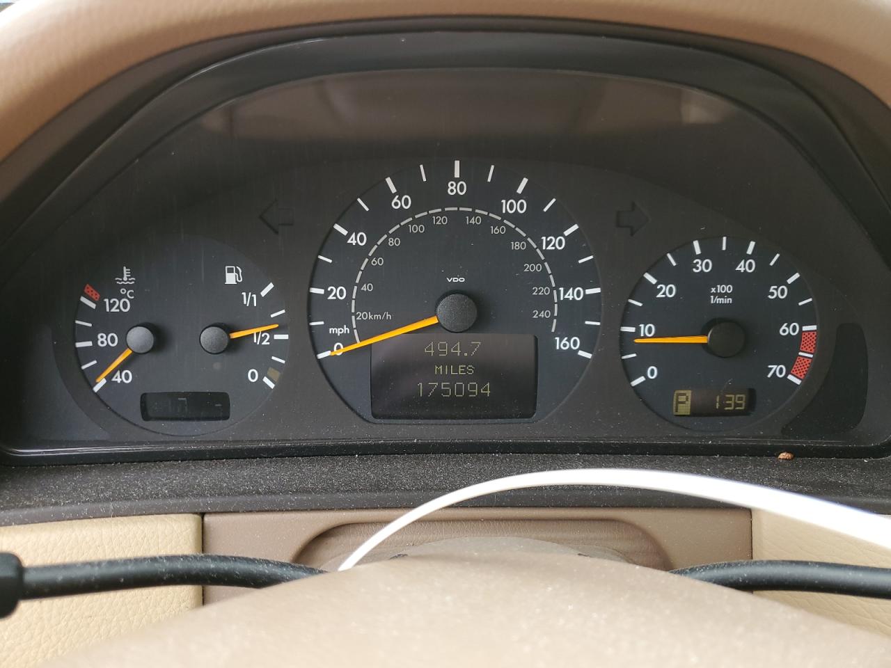 2000 Mercedes-Benz E 320 VIN: WDBJF65J3YB123538 Lot: 63645385