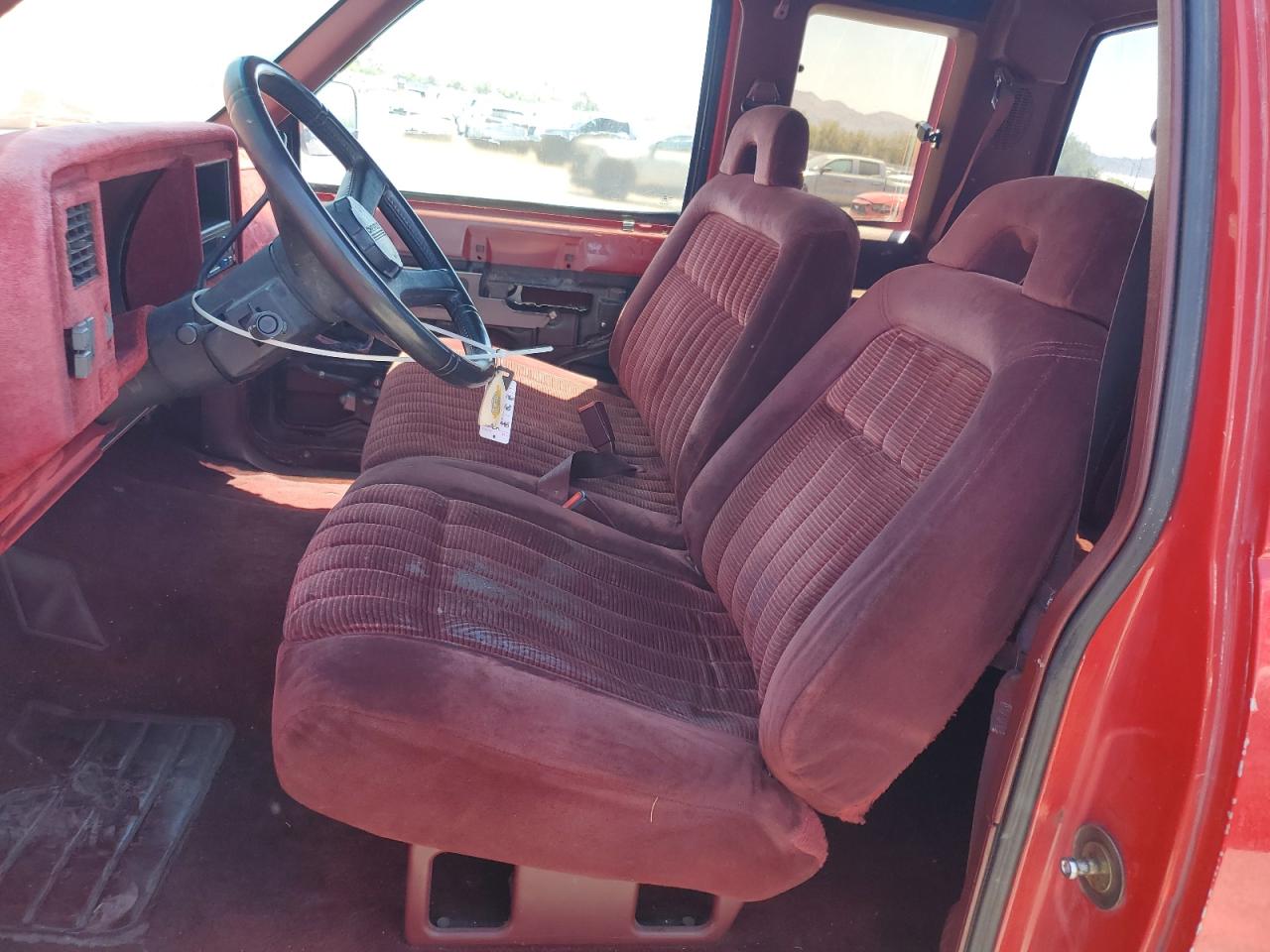 1992 Chevrolet Gmt-400 C1500 VIN: 2GCEC19K9N1156945 Lot: 64077995