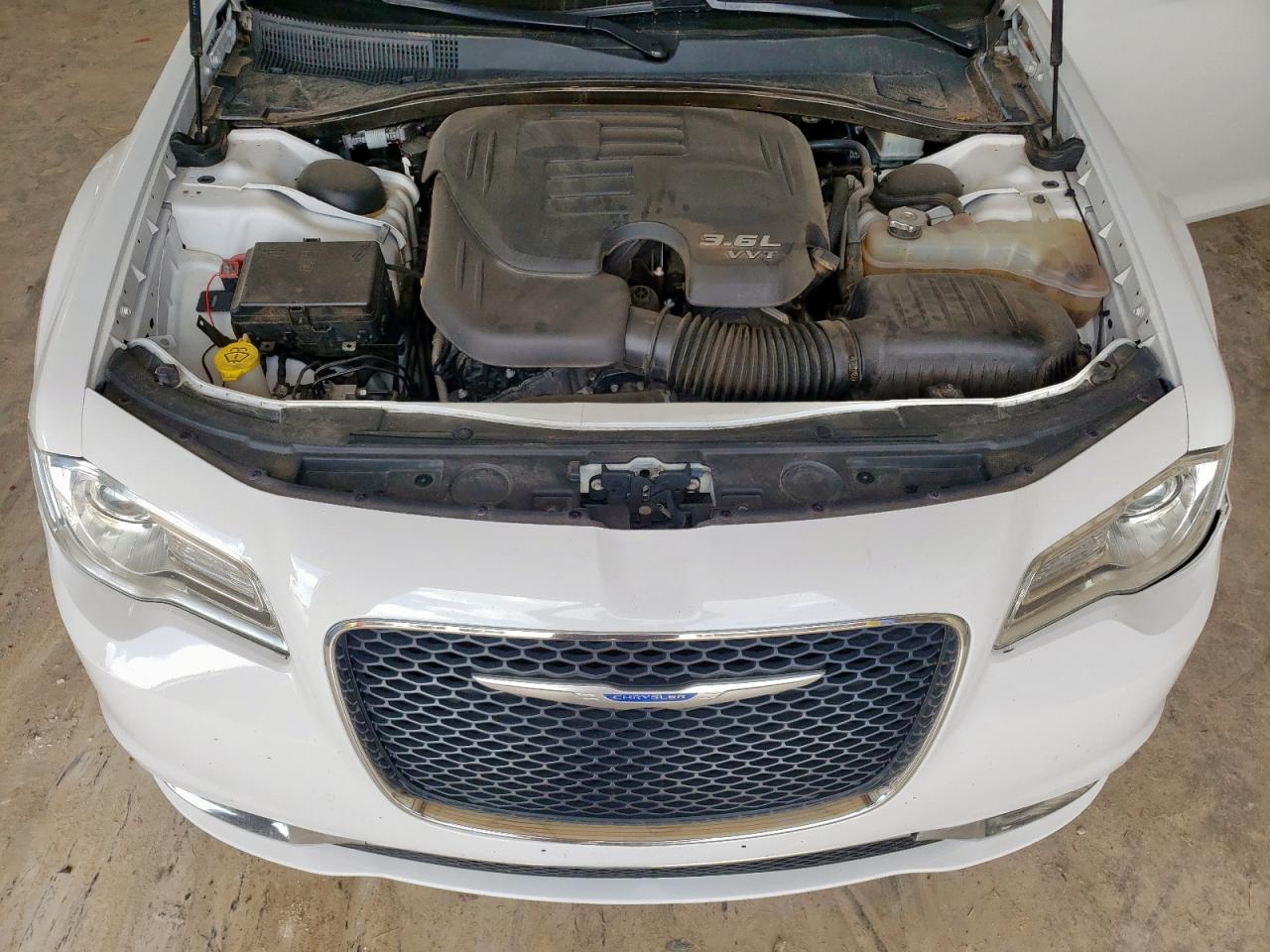2019 Chrysler 300 Touring VIN: 2C3CCAAGXKH693779 Lot: 62431025