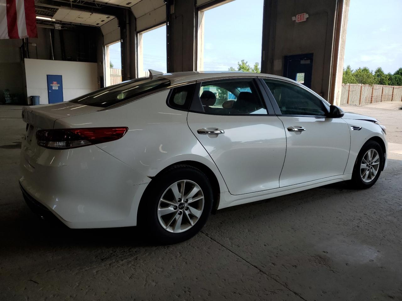 2016 Kia Optima Lx VIN: KNAGT4L30G5085905 Lot: 66537835