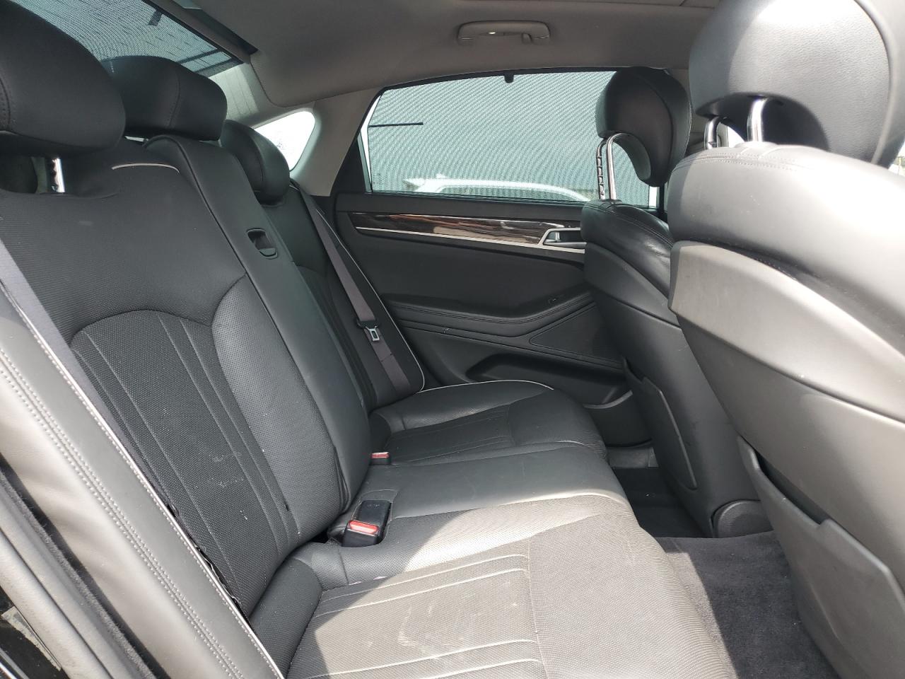 2015 Hyundai Genesis 3.8L VIN: KMHGN4JE9FU034324 Lot: 66764575
