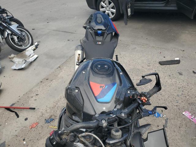 2025 BMW M 1000 R  