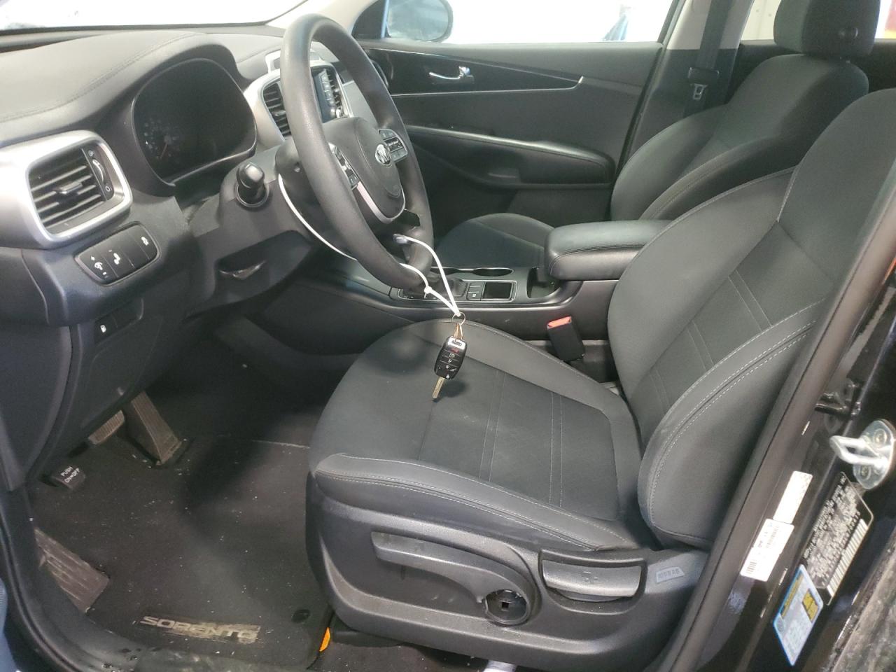 2020 Kia Sorento L VIN: 5XYPG4A39LG700415 Lot: 66138775