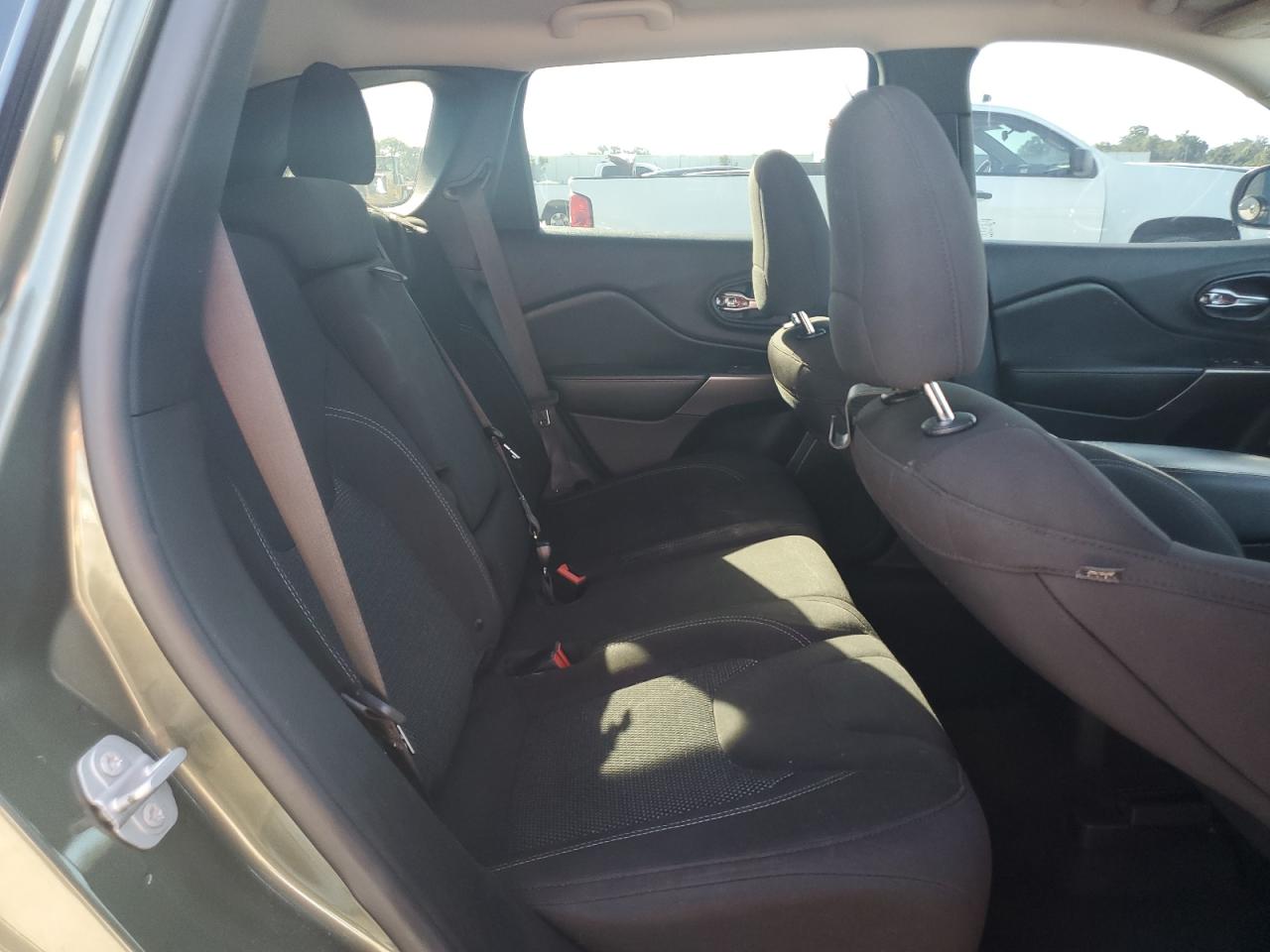 2019 Jeep Cherokee Latitude VIN: 1C4PJLCB2KD411227 Lot: 65481455