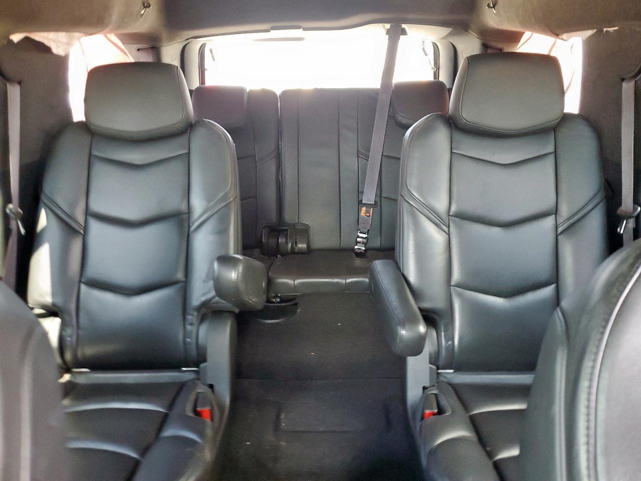 2017 Cadillac Escalade Platinum VIN: 1GYS4DKJ2HR348460 Lot: 63982625