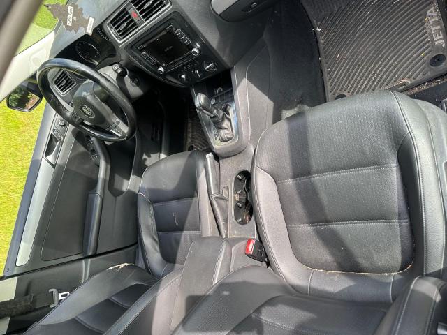 Sedans VOLKSWAGEN JETTA 2014 Złoty