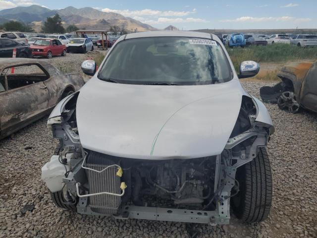 Parquets NISSAN JUKE 2014 Srebrny