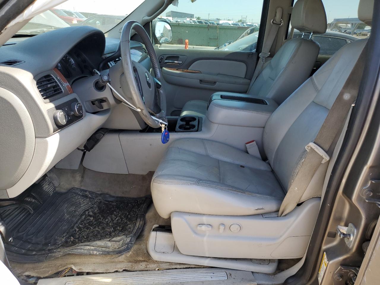 2007 Chevrolet Suburban K1500 VIN: 1GNFK16337J235791 Lot: 62310245