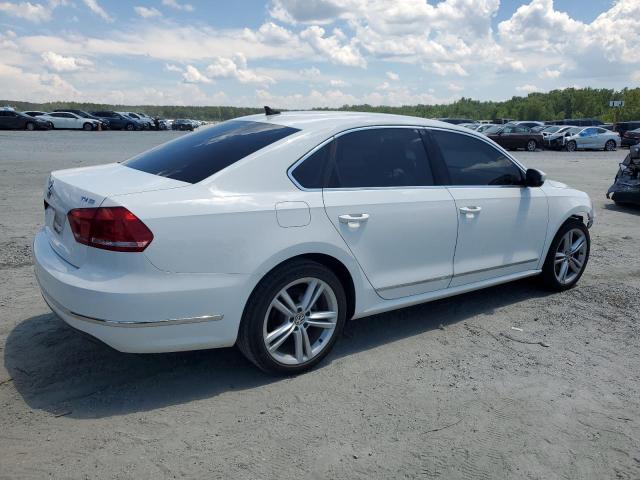  VOLKSWAGEN PASSAT 2015 Biały