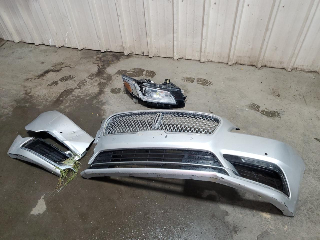 2017 Lincoln Continental Reserve VIN: 1LN6L9NP3H5608066 Lot: 62913805