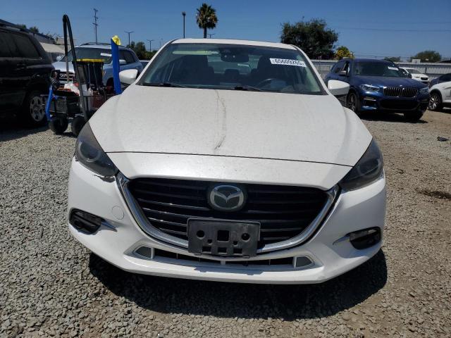  MAZDA 3 2017 Белы