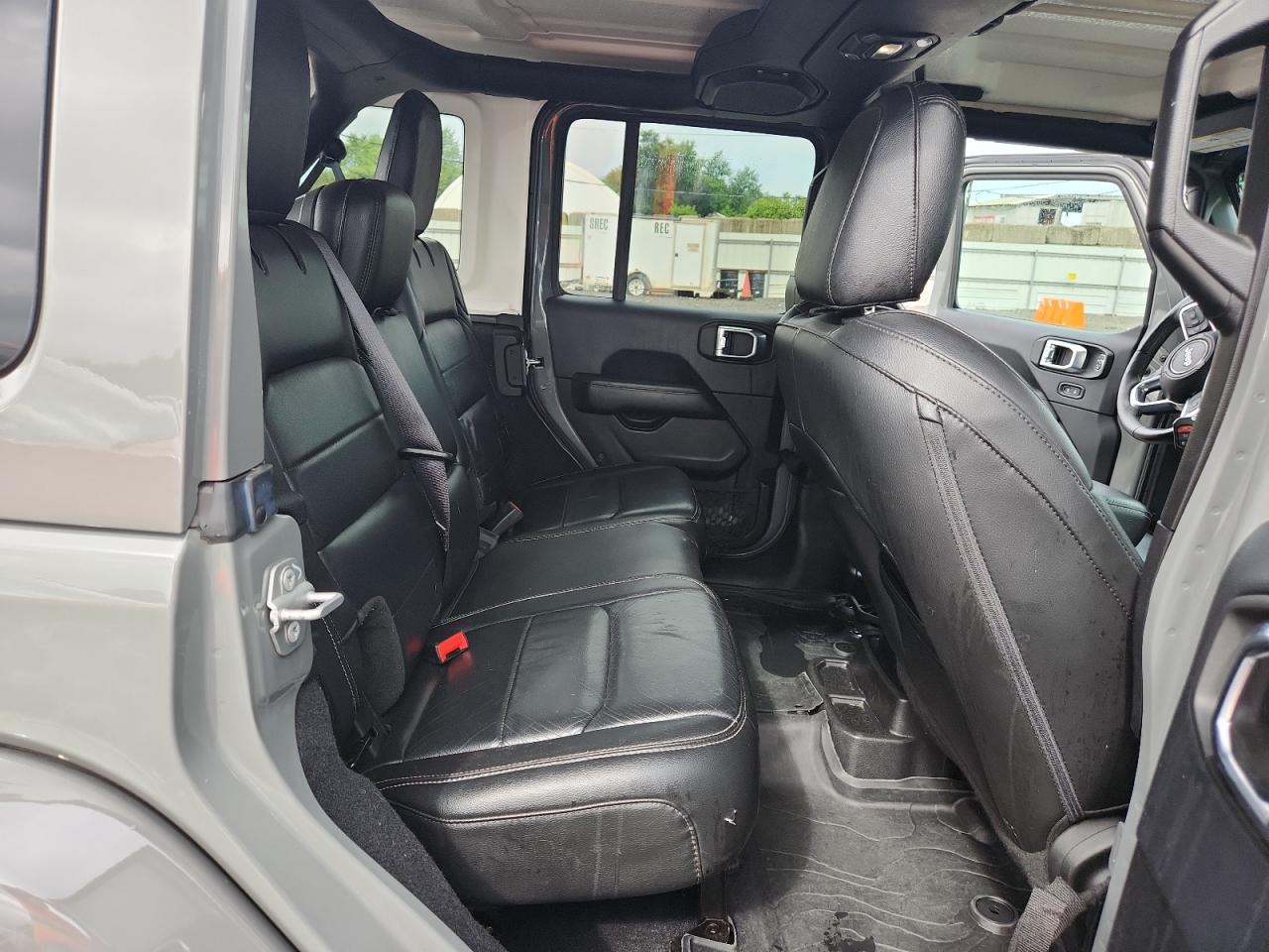 2018 Jeep Wrangler Unlimited Sahara VIN: 1C4HJXEN5JW290098 Lot: 64794695