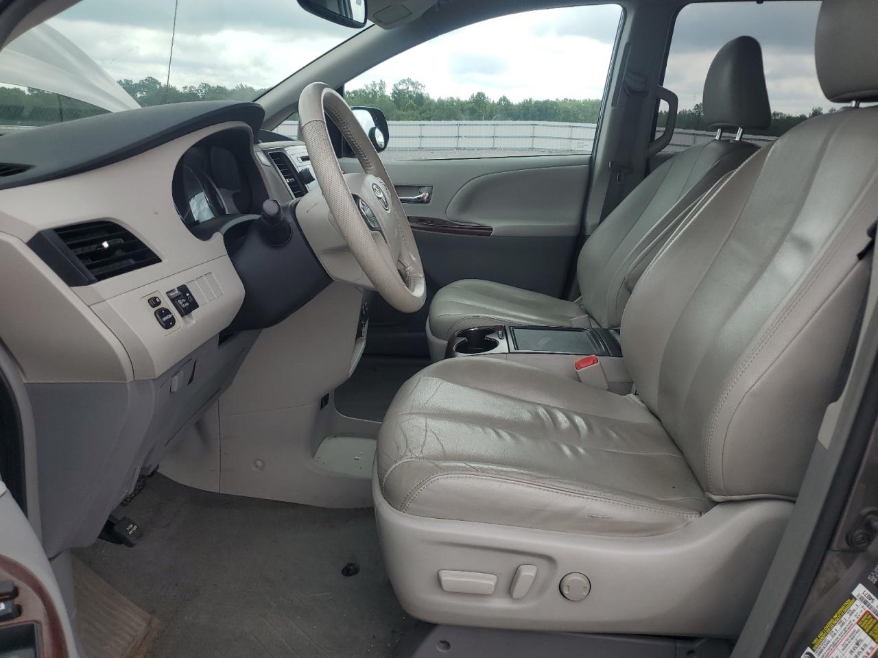 2013 Toyota Sienna Xle VIN: 5TDYK3DC2DS382750 Lot: 64170765
