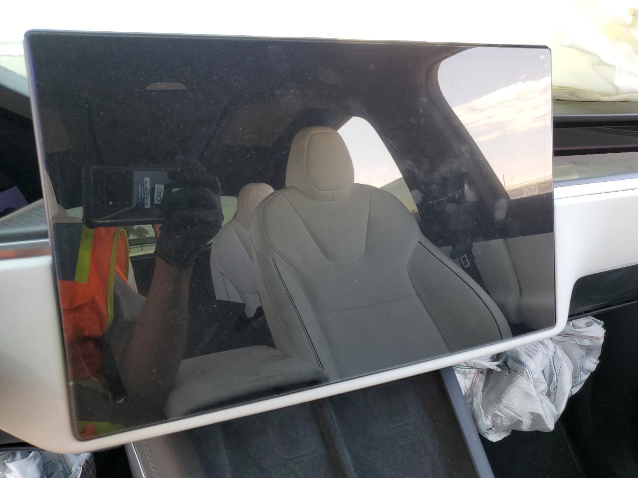 2024 Tesla Model X VIN: 7SAXCBE64RF442098 Lot: 65359055