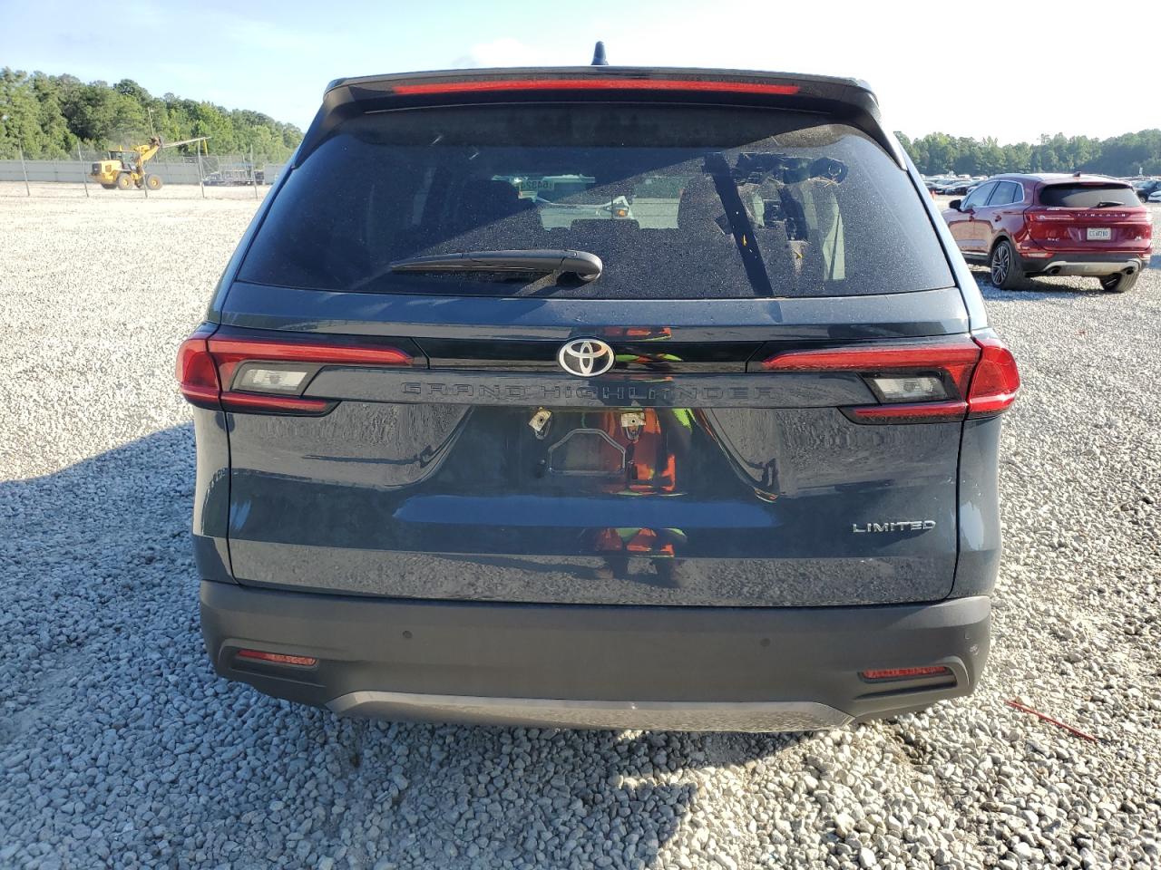 2024 Toyota Grand Highlander Xle VIN: 5TDAAAA57RS001402 Lot: 64324155