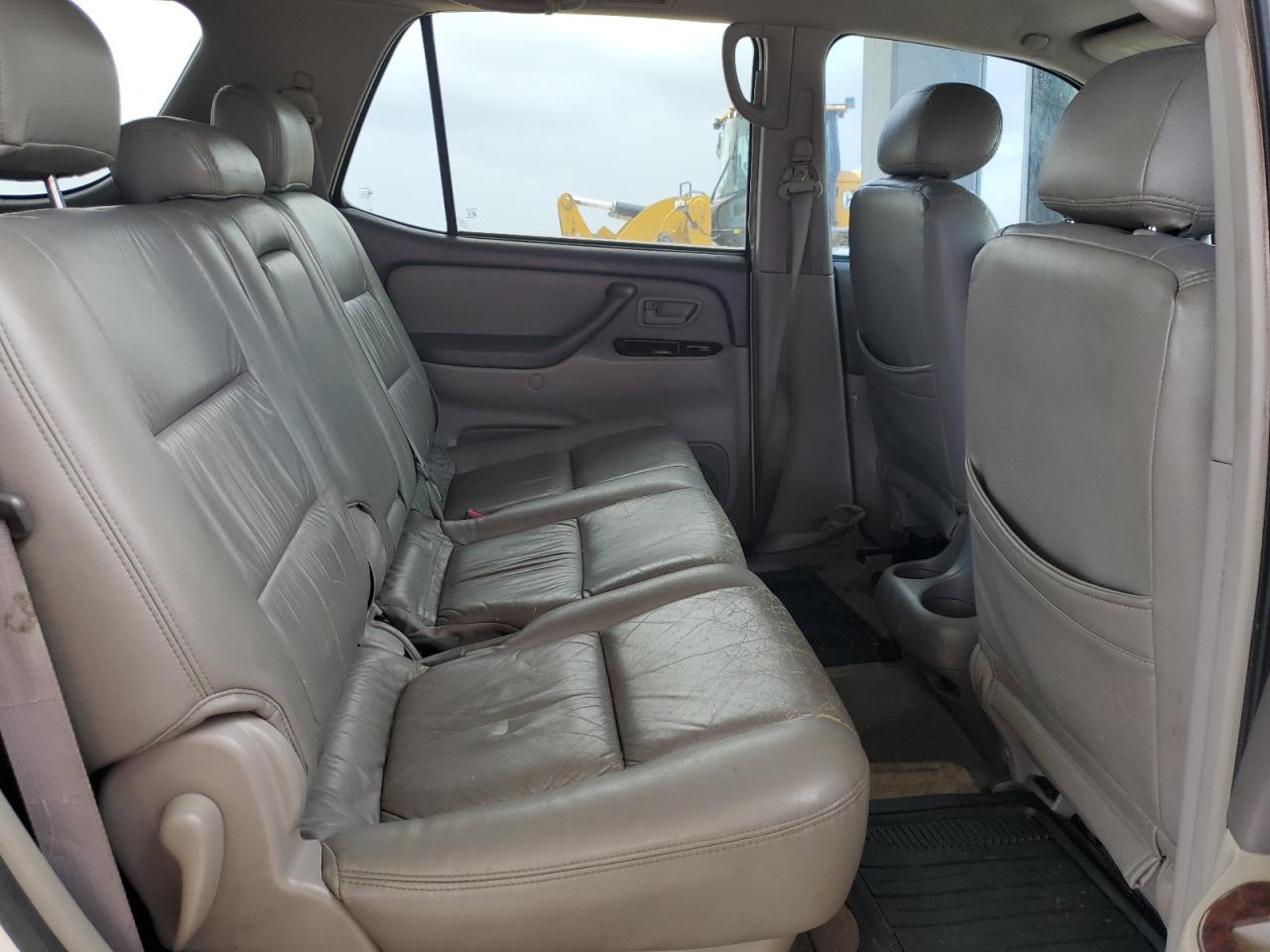 2002 Toyota Sequoia Sr5 VIN: 5TDZT34A42S068899 Lot: 64586565