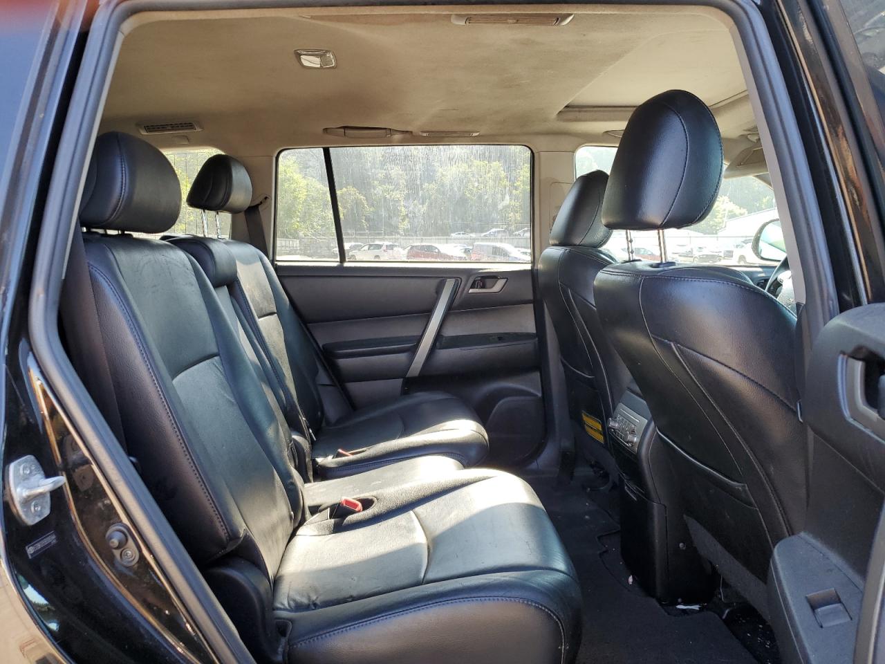 5TDBK3EH5BS083444 2011 Toyota Highlander Base