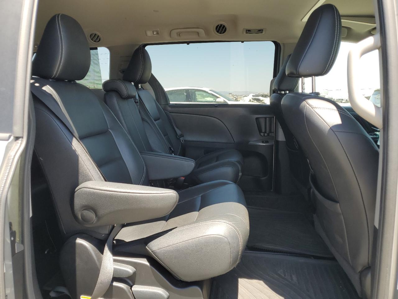 2015 Toyota Sienna Sport VIN: 5TDXK3DC4FS632505 Lot: 63234885