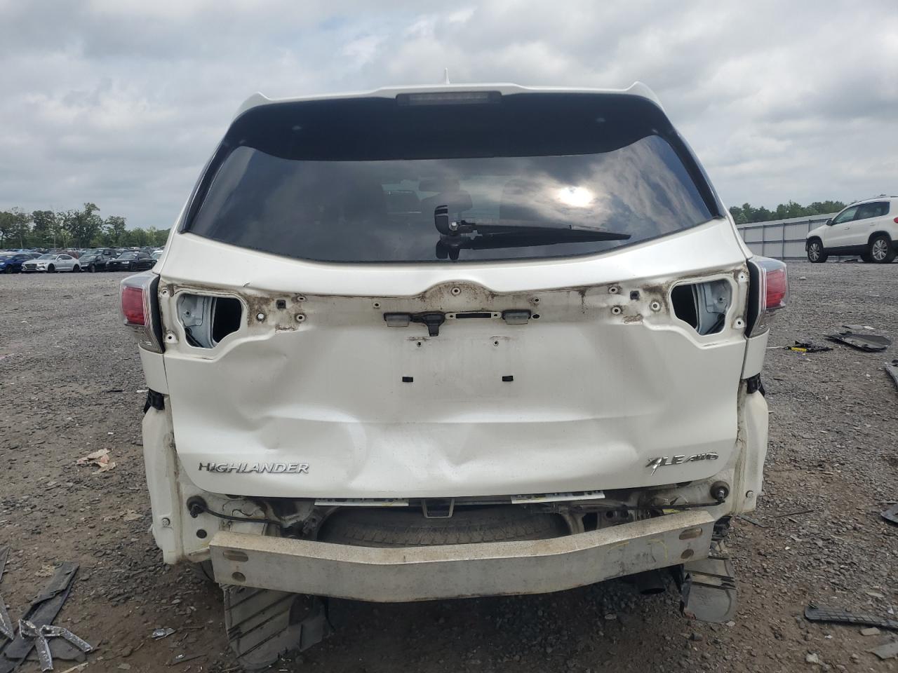 2014 Toyota Highlander Xle VIN: 5TDJKRFH3ES051612 Lot: 64763715