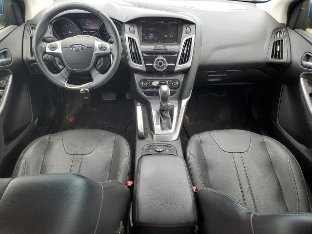 Sedans FORD FOCUS 2013 Granatowy